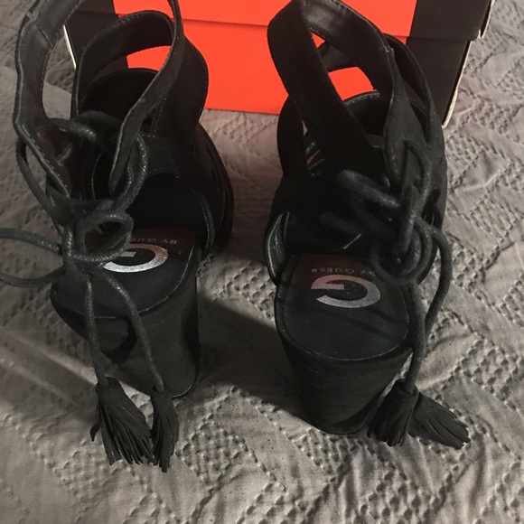 Close toe high heels - Picture 2 of 2